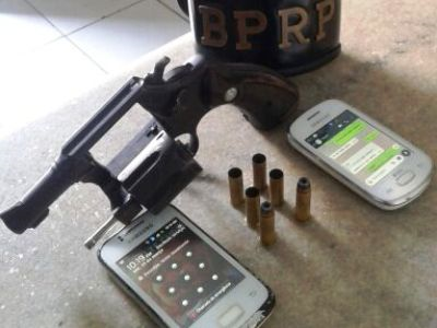 10º BPM e BPRp prendem dupla suspeita de Roubo e apreende arma de fogo no Trapiche da Barra