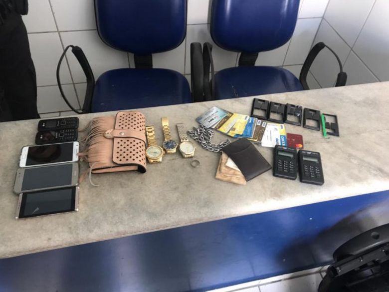 Polícia prende acusados de aplicar golpes em idosos em Maceió