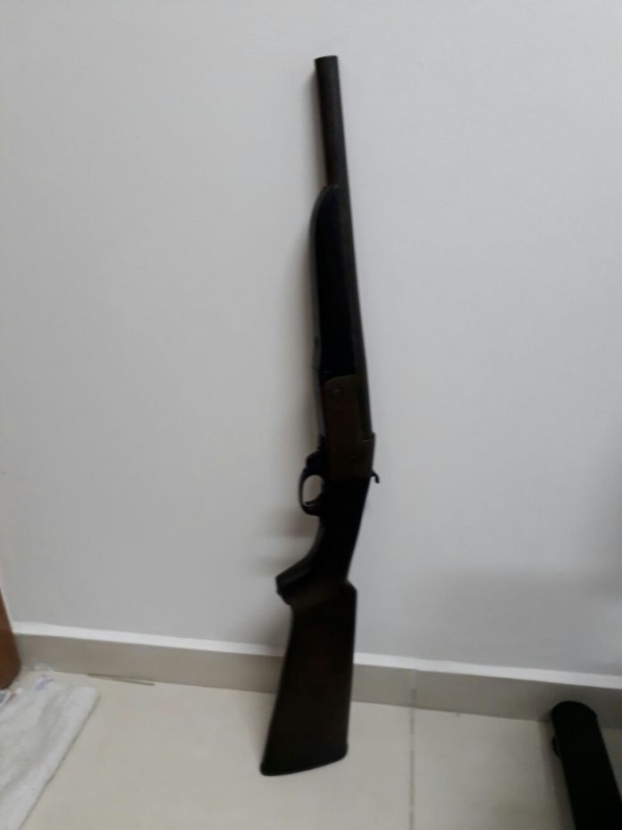 Idoso é autuado em flagrante por posse de arma de fogo em Pão de Açúcar