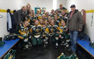 Acidente de trânsito mata 14 membros de uma equipe de hóquei