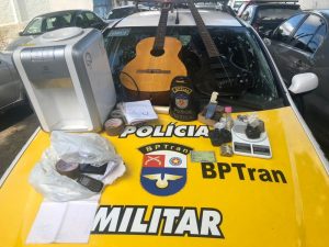 Grupo é preso com drogas e cartas de presidiários sobre tráfico e homicídios na Serraria