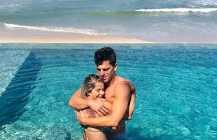 Amaury Nunes pede Karina Bachi em casamento na Barra de São Miguel