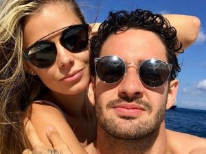 Alexandre Pato assume nova namorada e se declara: “Faíscas voarão”