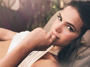 ‘É cruel, minha existência não se resume ao Neymar’, diz Marquezine