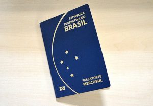 STJ manda devolver passaporte de devedor, mas mantém suspensão de CNH