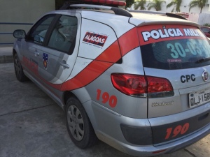 Homem é preso por porte ilegal de arma e tráfico de drogas na Levada