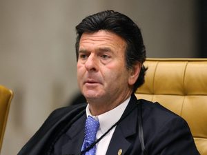 Fux diz que Justiça pode anular uma eleição se resultado for influenciado por ‘fake news’ em massa