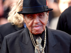Joe Jackson, pai de Michael Jackson, morre aos 89 anos