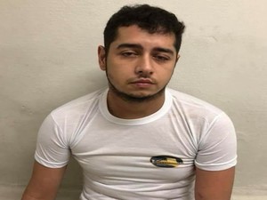 Mãe ‘dopa’ filho que matou mulher e crianças e chama polícia: ‘Aliviada’