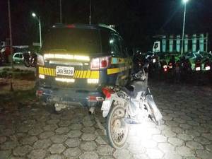 Acusado de assaltos é preso tentando esconder moto roubada em canavial