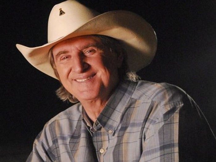 Nossas “falidas” Prefeituras continuam com o vício de patrocinar grandes eventos