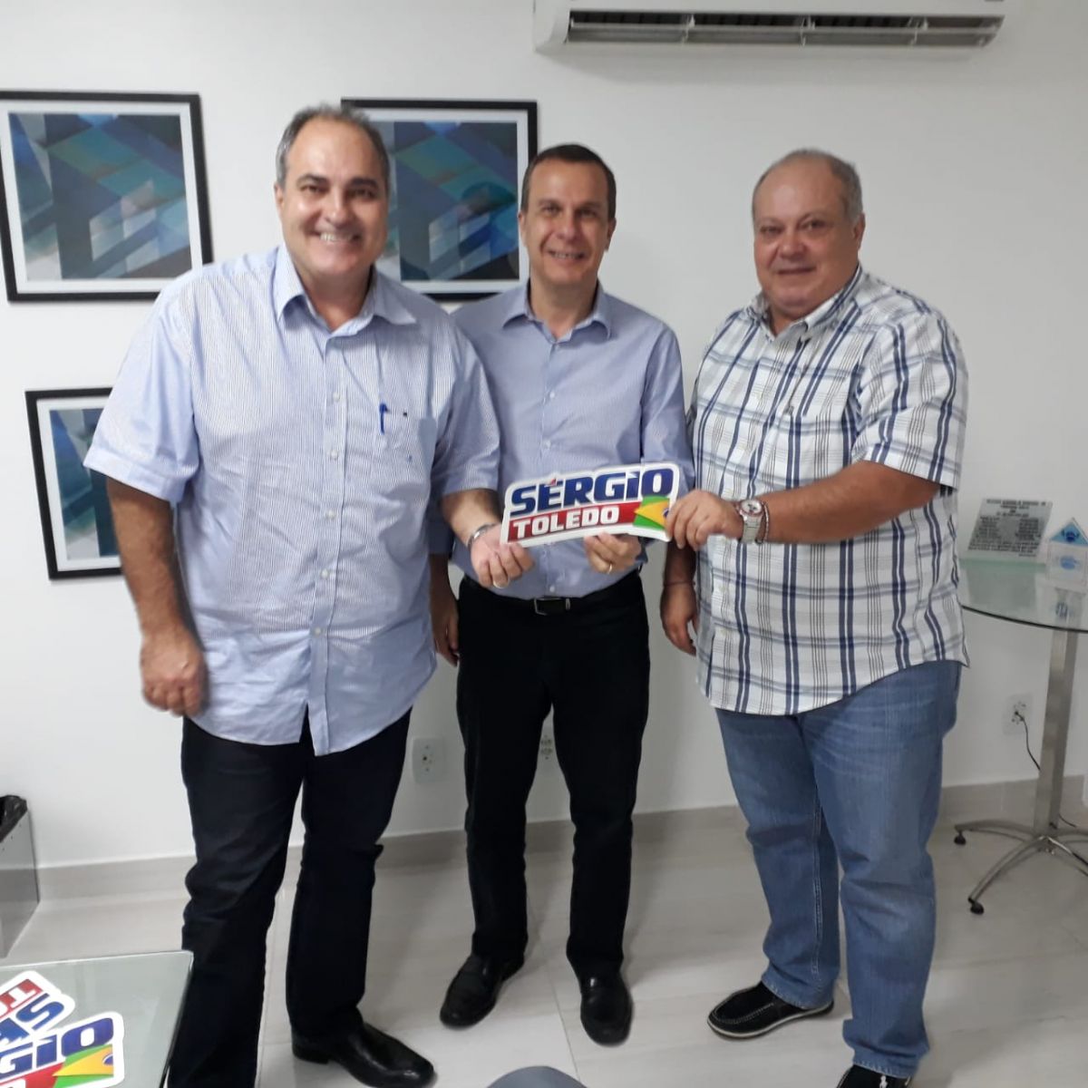 Prefeito que renunciou mandato desiste de concorrer eleição