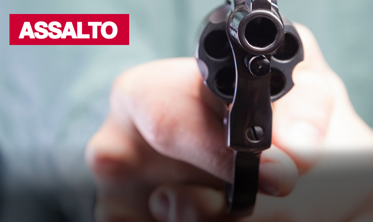 Assaltantes roubam mais de R$ 30 mil de funcionário de depósito em Delmiro Gouveia, AL