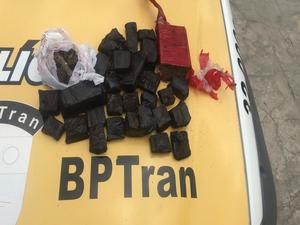 Homem é preso com drogas em terminal de ônibus em Maceió