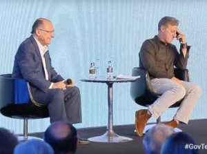 Angélica é chamada de Eliana por Alckmin e ri de gafe