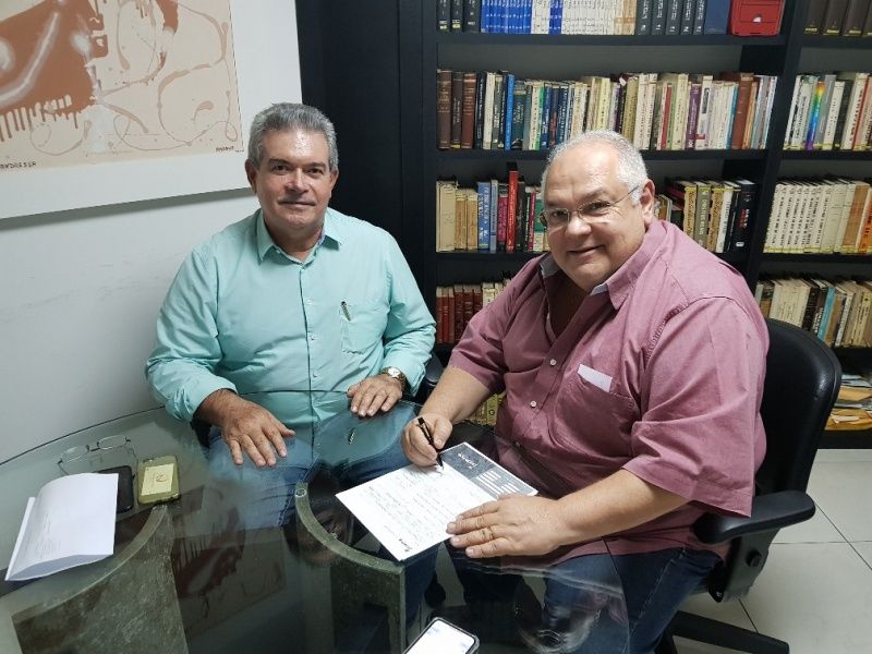 Álvaro desmente falsa notícia de seu afastamento do Podemos em AL