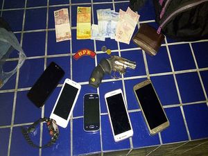 Polícia prende casal suspeito de assaltar ônibus em Maceió