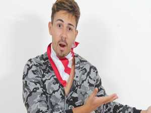 Mãe biológica de Carlinhos Maia pede dinheiro e humorista desabafa