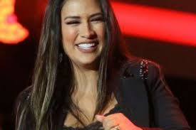 Simone vai com família para Orlando após dar pausa na carreira