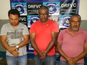 Trio é preso suspeito de estelionato e associação criminosa no Benedito Bentes