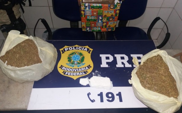 Passageira de Uber é detida pela PRF com drogas