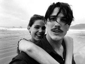 Pâmela Tomé e Rômulo Arantes Neto ‘assumem namoro’ ao publicar foto nas redes sociais