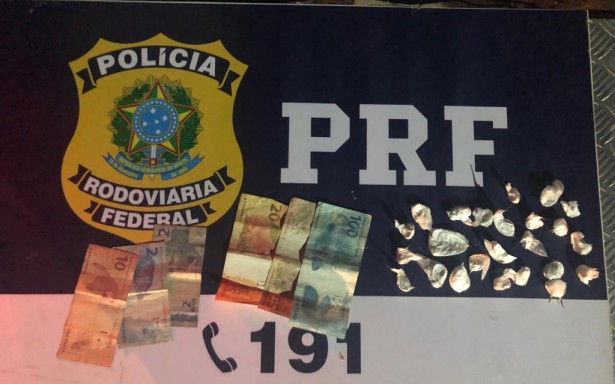 Homem é preso com 23 papelotes de cocaína na BR-101