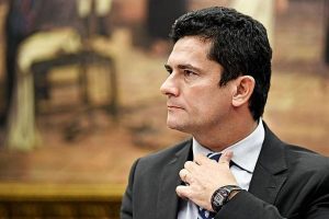 Moro defende redução da maioridade penal e revela preocupação com liberação da posse de arma