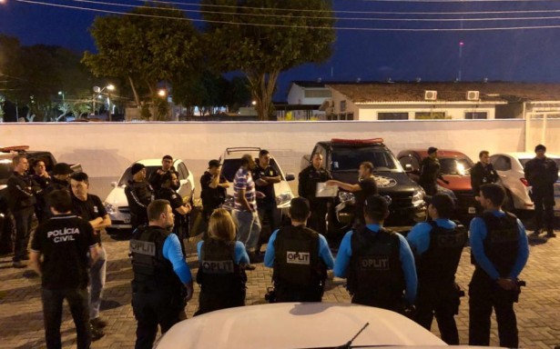 Operação prende cinco por tráfico de drogas em escolas