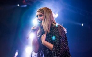 Marília Mendonça fará show de graça na Praça dos Martírios