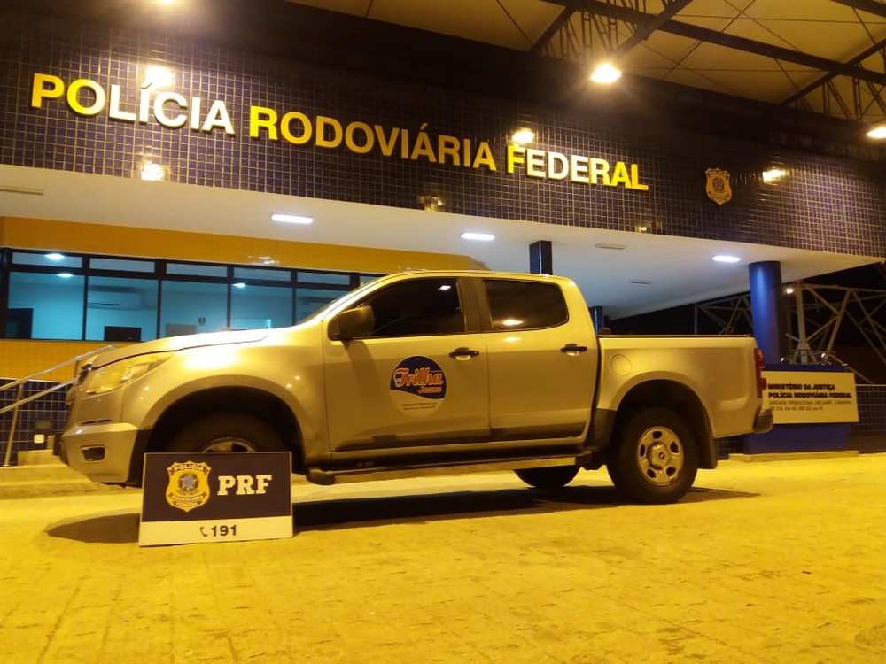 PRF prende suspeito de receptação e uso de documento falso em Canapi, AL