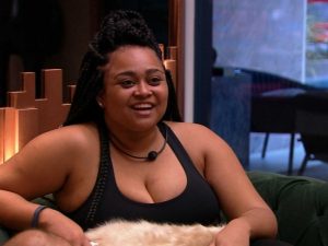 Elana brinca com Rízia: ‘Você está apaixonada pelo Tiago’