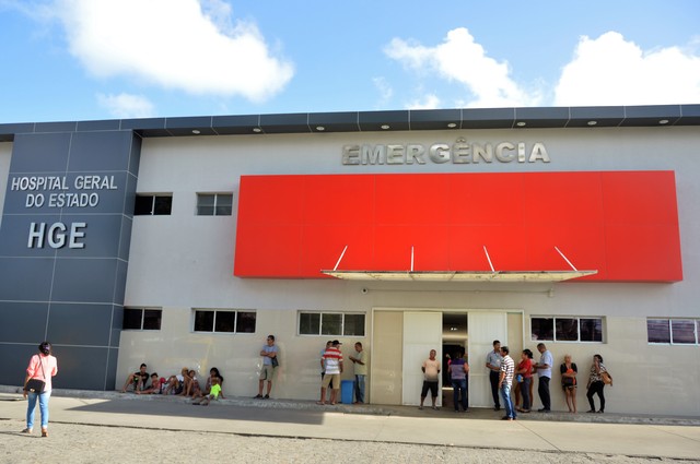 Mulher tenta matar o próprio companheiro a facadas