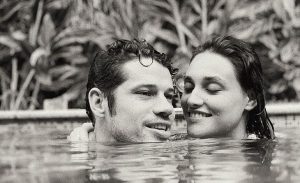 Débora Nascimento pubica nova foto em rede social e recebe carinho de fãs