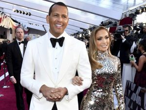 Cantora Jennifer Lopez e Alex Rodriguez anunciam noivado