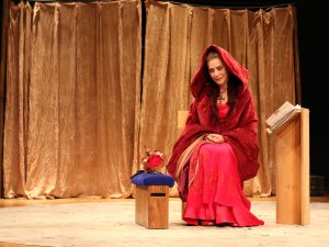 Maitê Proença apresenta peça de própria autoria no Teatro Deodoro