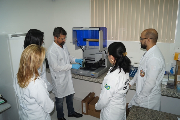 Laboratório de Genética Forense recebe novo equipamento para e agilizar exames de DNA