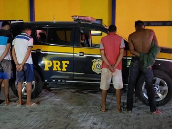 Durante fuga, acusados de assalto são presos por agentes da PRF