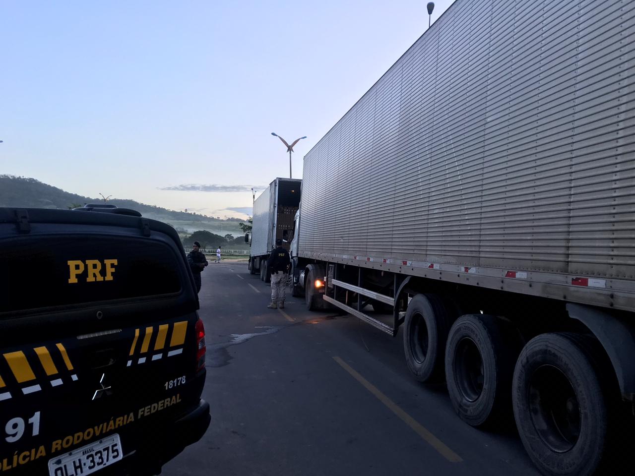 PRF recupera caminhão roubado na AL-220 em São Miguel dos Campos