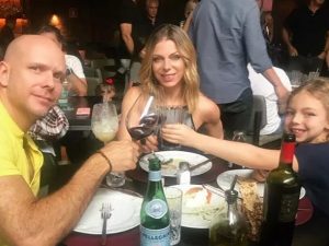 Sheila Mello compartilha foto com Fernando Scherer e desativa comentários