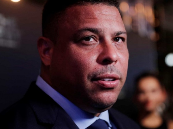 Ex-namorada de Ronaldo Fenômeno pede R$ 200 mil de pensão