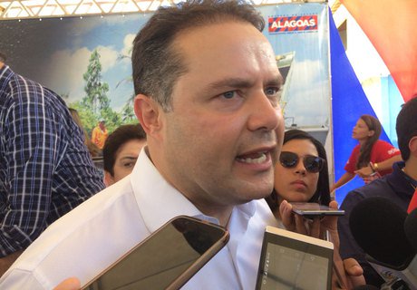 “Tem que garantir segurança”, diz Renan sobre permanência da Braskem em AL