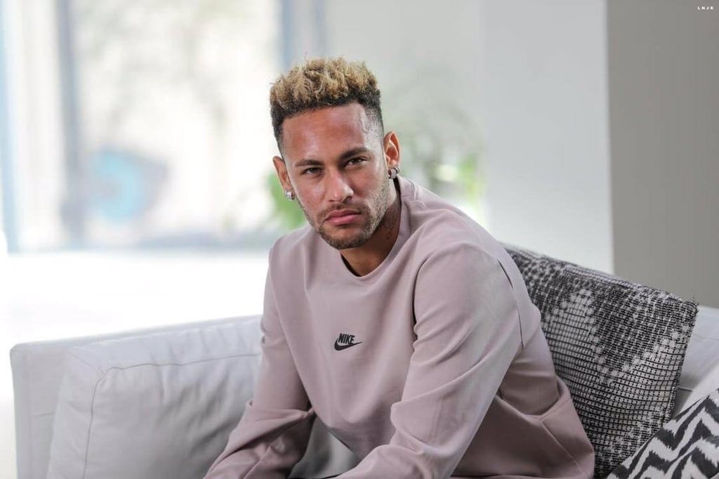 Neymar ostenta riqueza e exibe rotina ‘chata’ de atleta celebridade em reality