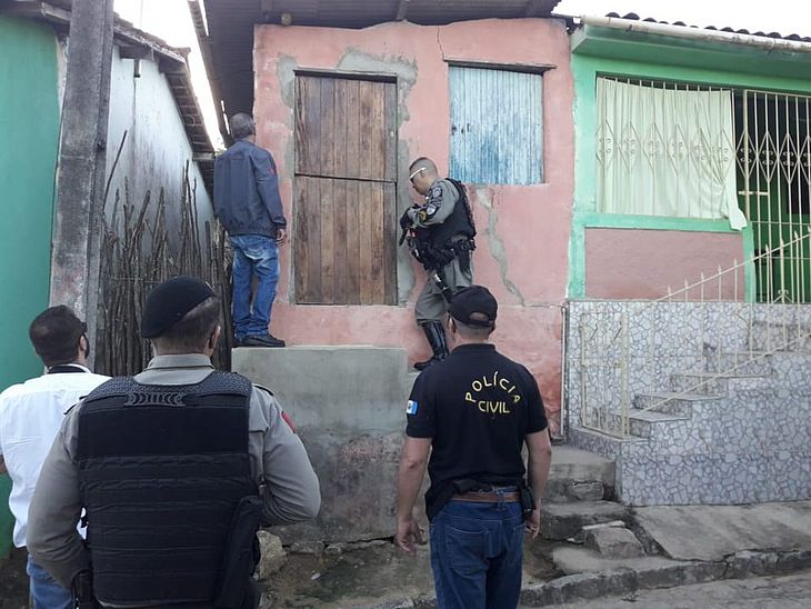 Suspeitos de revender combustível ilegal em lava-jato são presos em operação