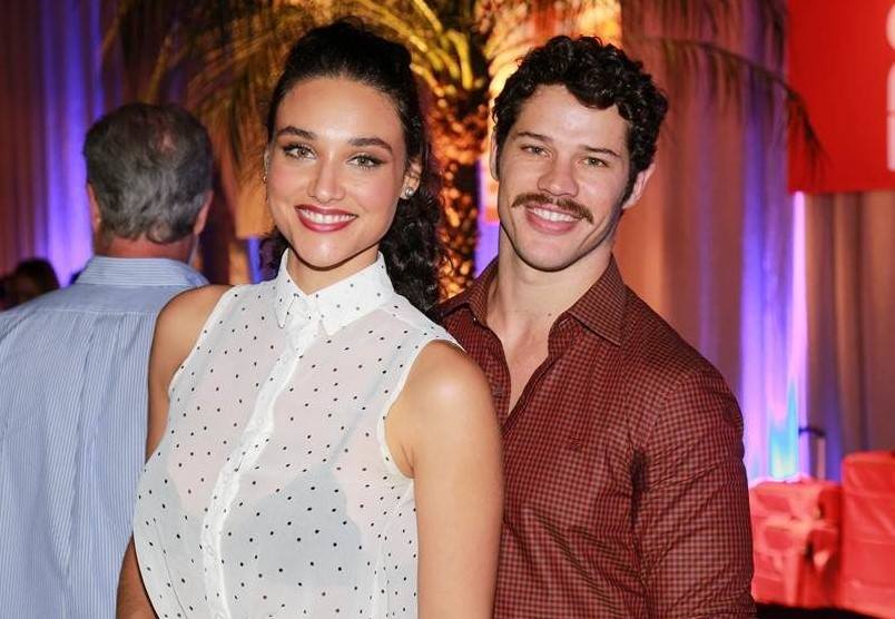 Após traição de José Loretto, Débora Nascimento é vista aos beijos com outra mulher em festival em MG