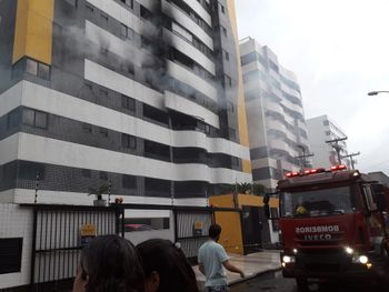 Idosa é encontrada morta em apartamento atingido por incêndio na Jatiúca