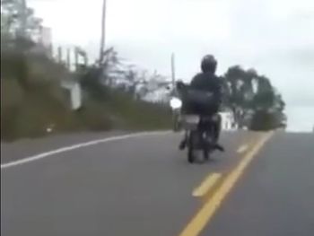 Vídeo de motociclista alcoolizado trafegando em trecho da AL 130, viraliza nas redes sociais