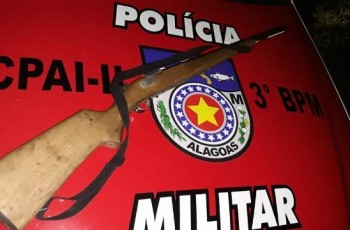 Homem embriagado é preso com arma após agredir e ameaçar mulher em São Sebastião