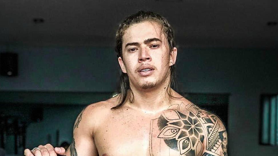 Whindersson se recupera de cirurgia íntima e volta a malhar: ‘Não dói mais’