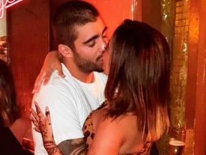 Pedro Scooby mostra bilhete que ganhou de Anitta no dia dos namorados